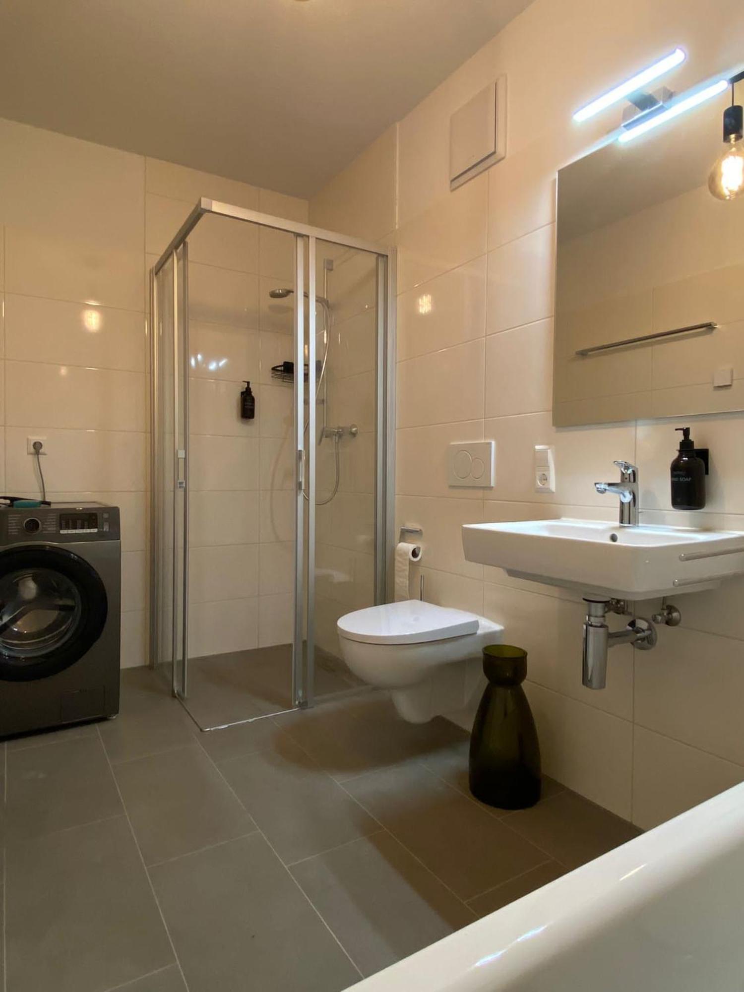 Design-Apartment I Direkt Im Zentrum I Boxspring I Nespresso I Terrasse Mit Garten I Parkplatz บาดโครซิงเงน ภายนอก รูปภาพ
